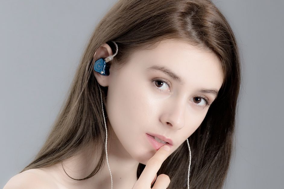 ขายหูฟัง TFZ Series 4 หูฟังแบบไดรเวอร์ Graphene 12mm เสียงร้องหวานขึ้น