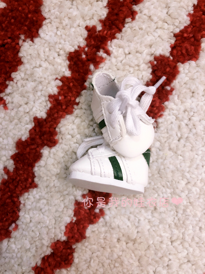 รองเท้าคาดแถบ สำหรับตุ๊กตา 20 cm.