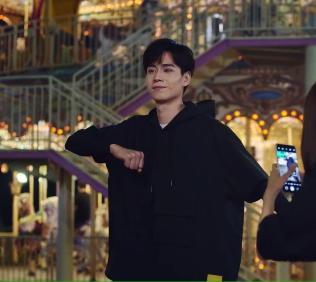 เสื้อฮู้ดแขนสั้นสีดำ (แถม กางเกงขาสั้น) แบบ หูอี้เทียน ในซีรี่ย์ นายขี้อายกับยัยแก้มแดง