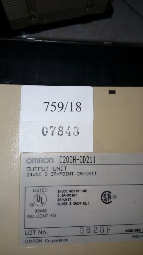PLC “ OMRON ” รุ่น C200H-OD211