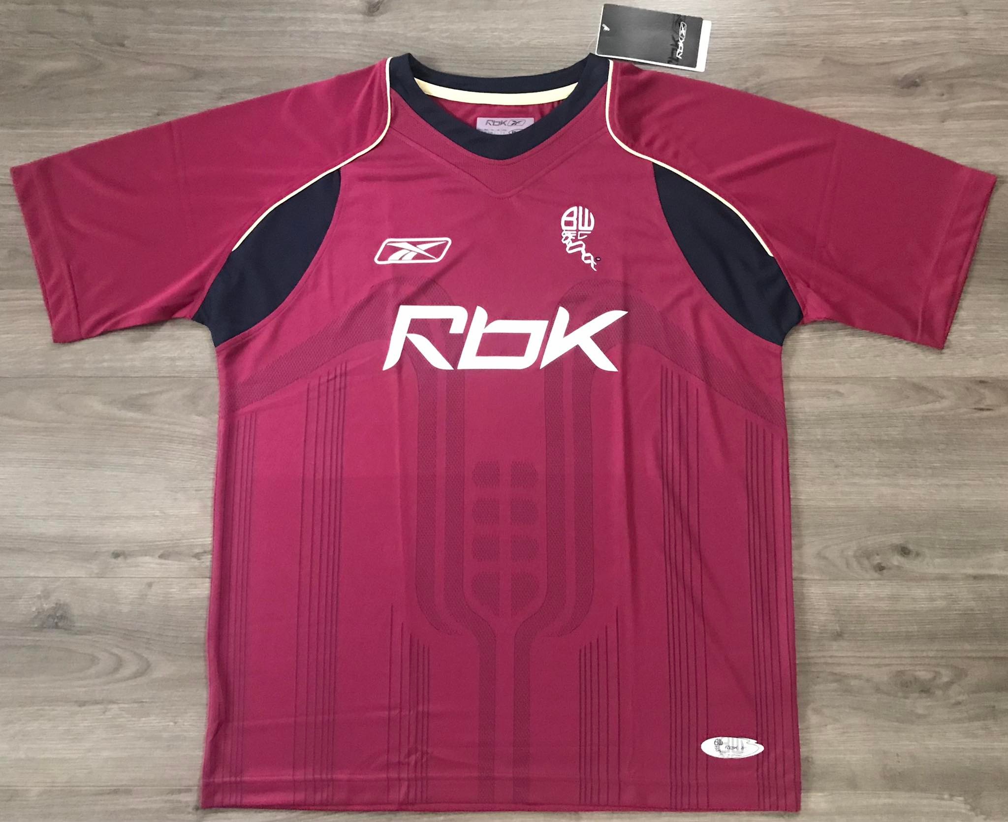 เสื้อฟุตบอล ทีมสโมสรโบลตัน วันเดอเรอร์ส ชุดเยือน 2006/07 ใหม่ L-Size / BOLTON WANDERERS Football Shirt Away Kit 2006/07 Jersey NEW L-Size