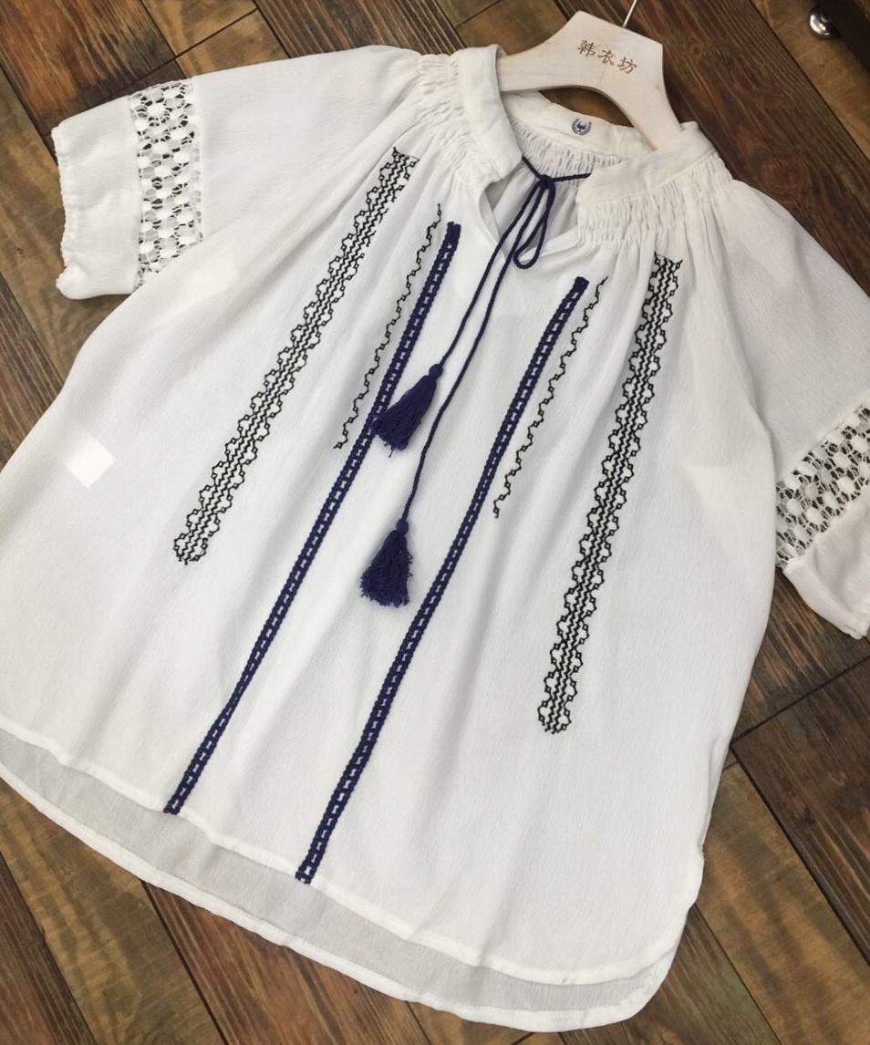 เสื้อลายปักทรงโอเวอร์ไซส์