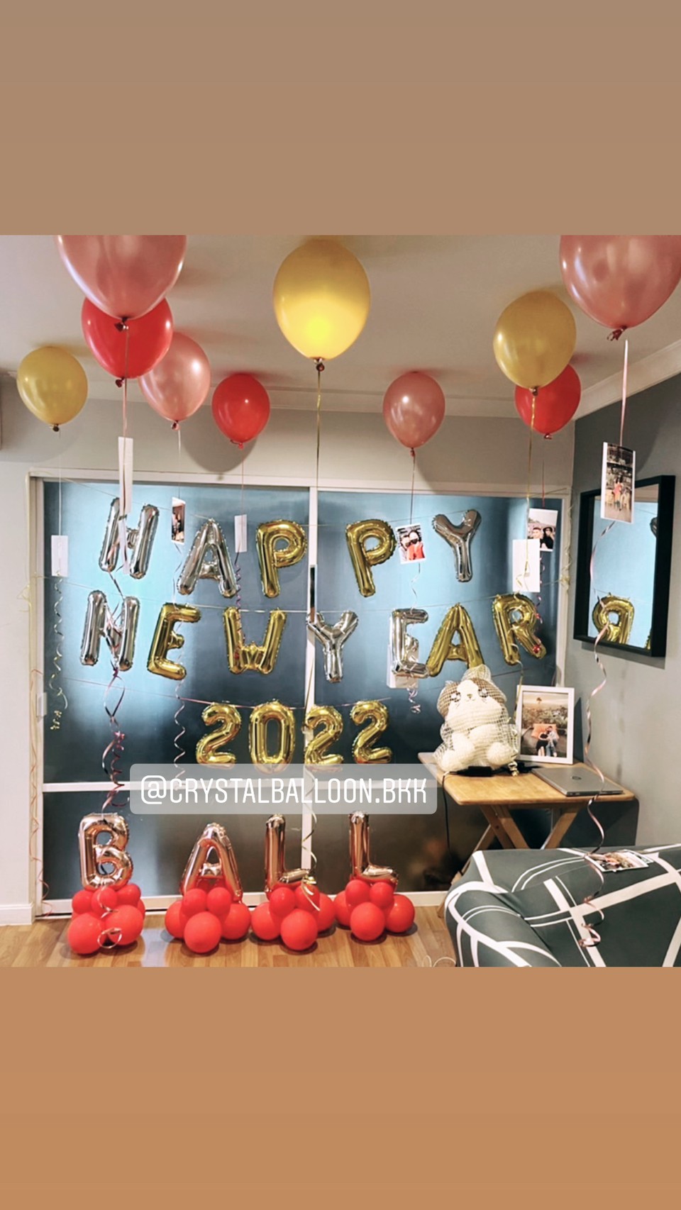 Set Condo No Helium ลูกโป่ง Happy New Year 2022 พร้อม ลูกโป่งโปรยพื้น+ริบบิ้น 10 ลูก พร้อมตกแต่ง ฟอยล์ตัวอักษร 16" ตั้งฐาน 4 ตัวอักษร สามารถเปลี่ยนสีลูกโป่ง/เปลี่ยนสี-ฟอยล์ตัวอักษรได้