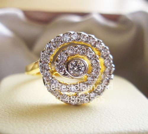 BR516+++แหวนเพชร cz ขดหอย+++Modern มากๆๆ เหมือนออกมาจาก catalog ร้านจิวฯ เลยค่ะ แบบ INtrend สุดๆๆๆ เพชรวิบๆๆ