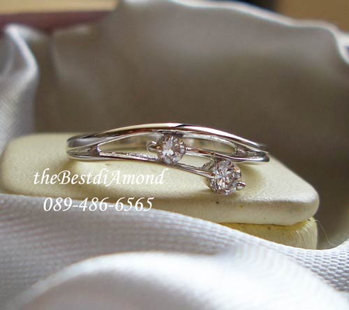 BR969RD+++แหวนน่ารัก สไตน์ Modern เพชร 2 เม็ดไม่ใหญ่มากๆๆ ใส่ได้ทุกวัยเลยค่ะ ใส่แบบเก๋ๆ เน้นหรูนิดหน่อย ใส่ได้สวยทุกนิ้ว เพชรสวยวิ๊งเหมือนกันค่ะ