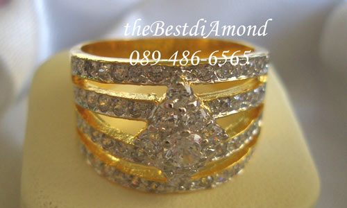 RL009+++แหวน 4 แถวเริ่ดหรู+++แหวนแถววงนี้สวยมากๆๆๆ มาถึง 4 แถวพร้อมโดดเด่นตรงกลางด้วยการวางรูปแบบข้าวหลามตัด หรูหราอลังการ แพรวพราวไปทั้งวง งานสวยมาก