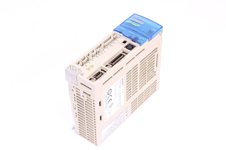 R7D-AP02H SERVO DRIVE " OMRON "