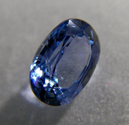 Blue Sapphire พลอยดิบ (ไม่เผา) Unheated ธรรมชาติ100% ความสะอาด IF-VVS ขนาดพลอย 5.02x7.09x3.47 mm. น้ำหนักพลอย 1.107 ct. ราคาโทรถาม