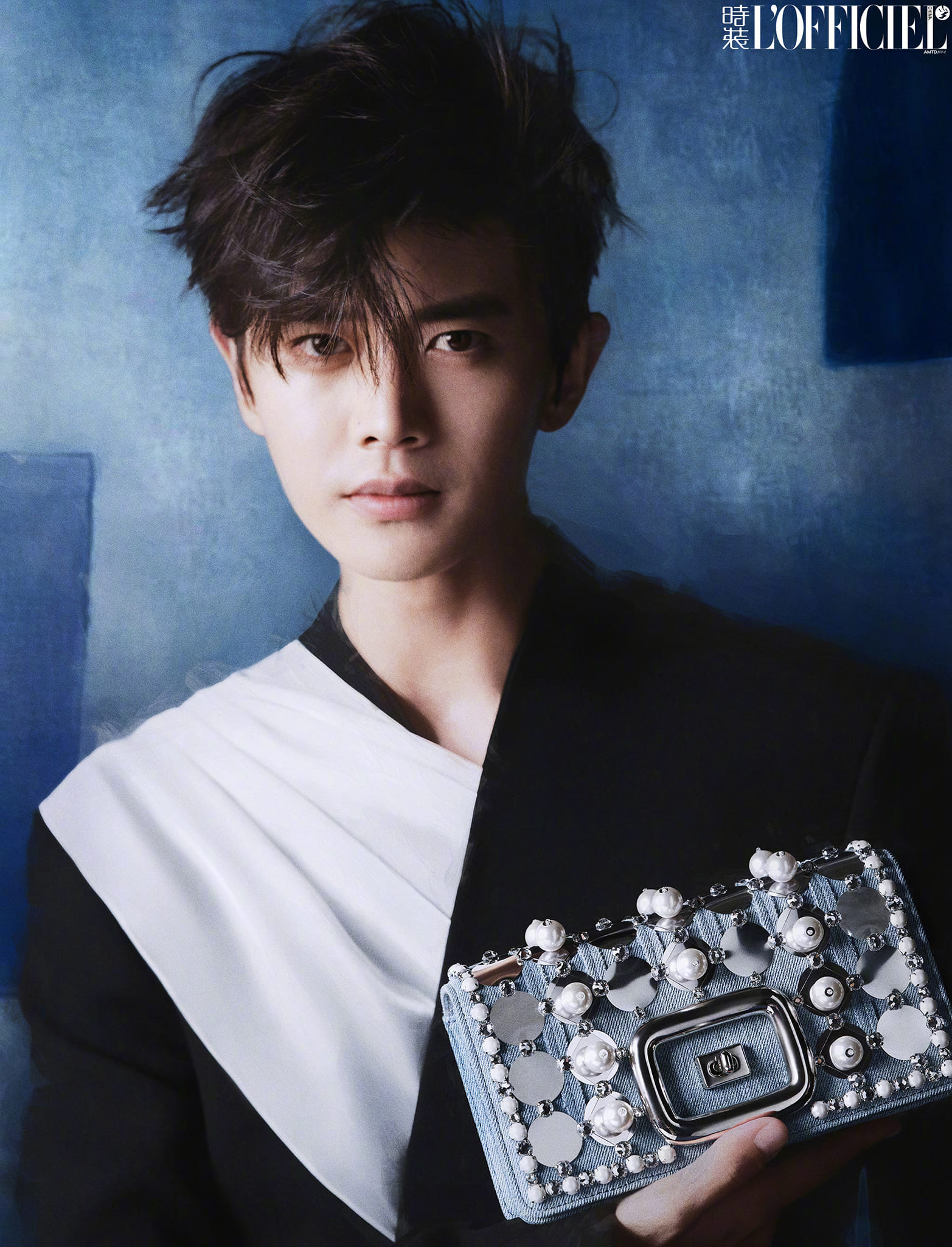 นิตยสาร L'OFFICIEL เหรินเจียหลุน เดือน 8/2023
