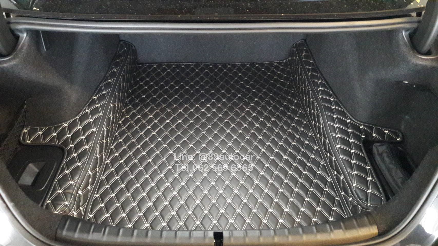 BMW 520d G30 ปูพรมVVIP สีดำด้ายทอง + ท้ายเก็บของ