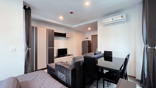 ให้เช่าคอนโด แอสปาย รัชโยธิน ตึกC 26.68 ตร.ม. ห้องริม วิวสระ แต่งครบพร้อมอยู่ มีเครื่องซักผ้า ใกล้ BTS