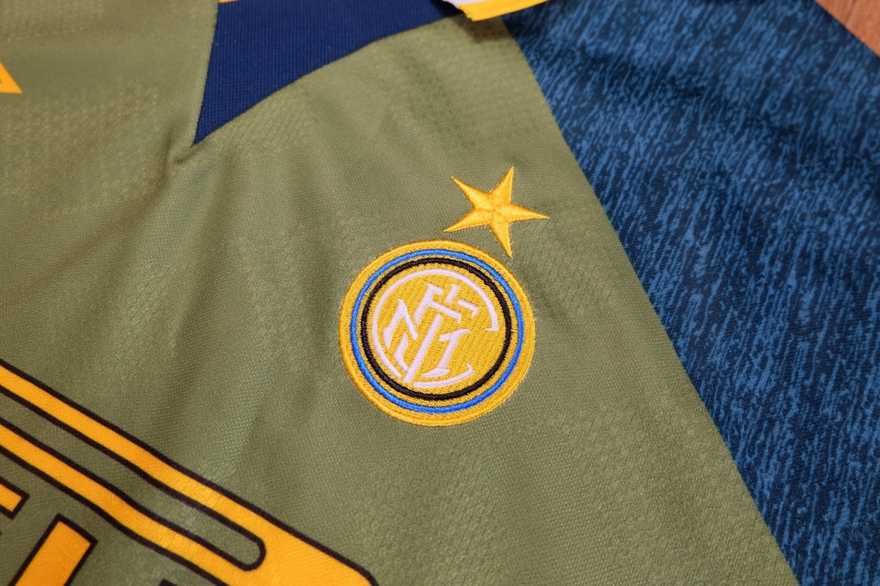 Inter Milan 1995/96 Away Vintage Jersey เสื้อบอลย้อนยุค เสื้ออินเตอร์มิลานย้อนยุค Pirelli