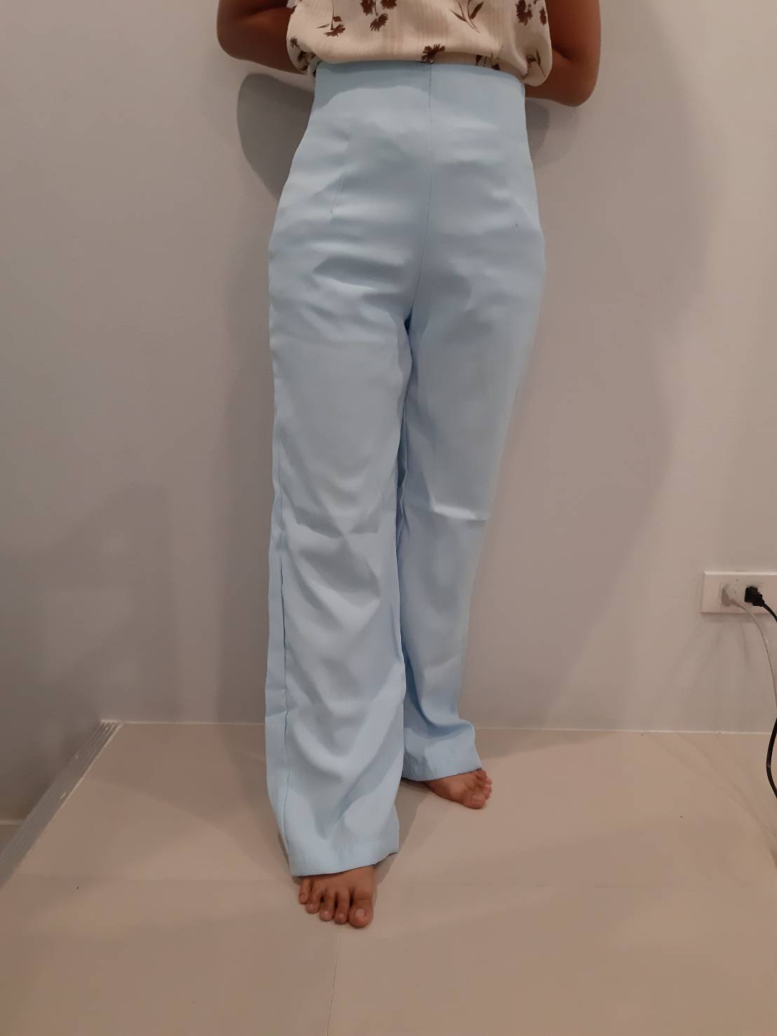 พร้อมส่ง ชุดออกงาน ไหล่เดียว แต่งระบาย สีเทา ใส่ได้ทั้งงานเช้า งานเย็น