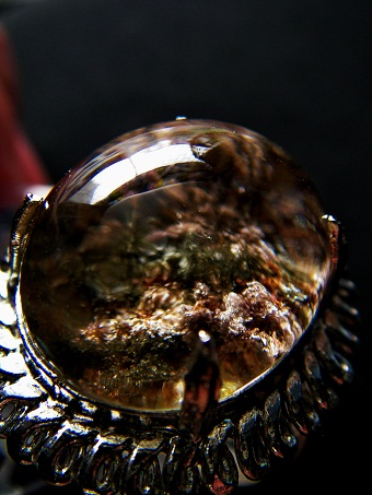 QU0038 แก้วปวกวรรณสาม อันประกอบพร้อมสามวรรณะ คือ ปวกเขียว ปวกทอง และปวกแดง(ปวกครั่ง)ขนาดแก้ว 16.81x20.43x11.47 มม. น้ำหนัก 27.91 ct. ขนาดแหวน 53