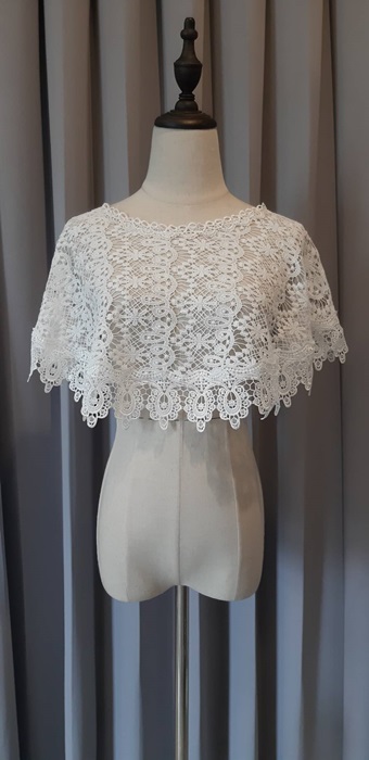 Preorder ผ้าคลุม /เสื้อคลุม ลูกไม้ สีขาว