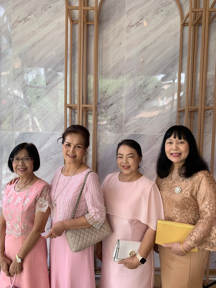 พร้อมเช่า ชุดเดรส แม่เจ้าสาวลูกไม้ สีชมพู ผ้าชีฟอง