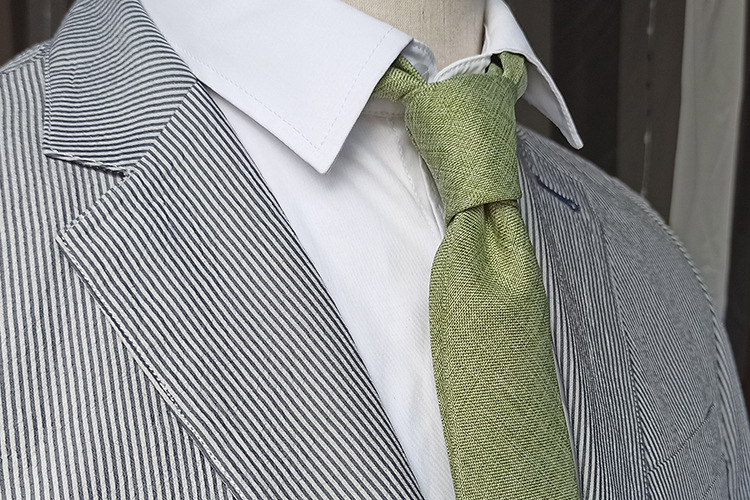 เนคไทคละสี