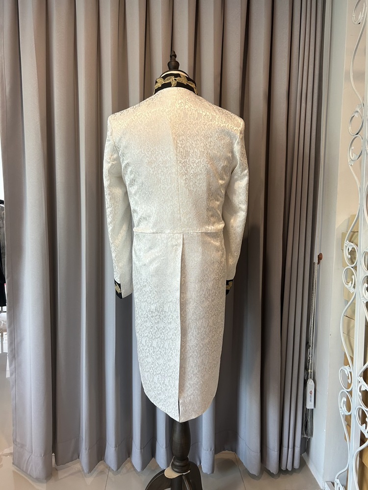 พร้อมเช่า เสื้อสูทเจ้าชาย สูทอังกฤษ ขุนนางอังกฤษ