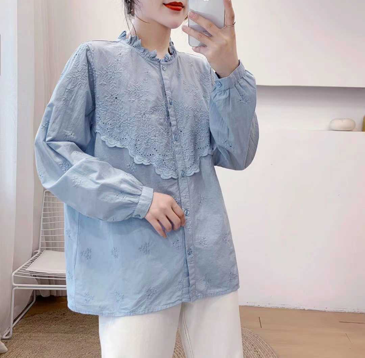 เสื้อผ้าฝ้ายลายปักลูกไม้แต่งคอระบาย
