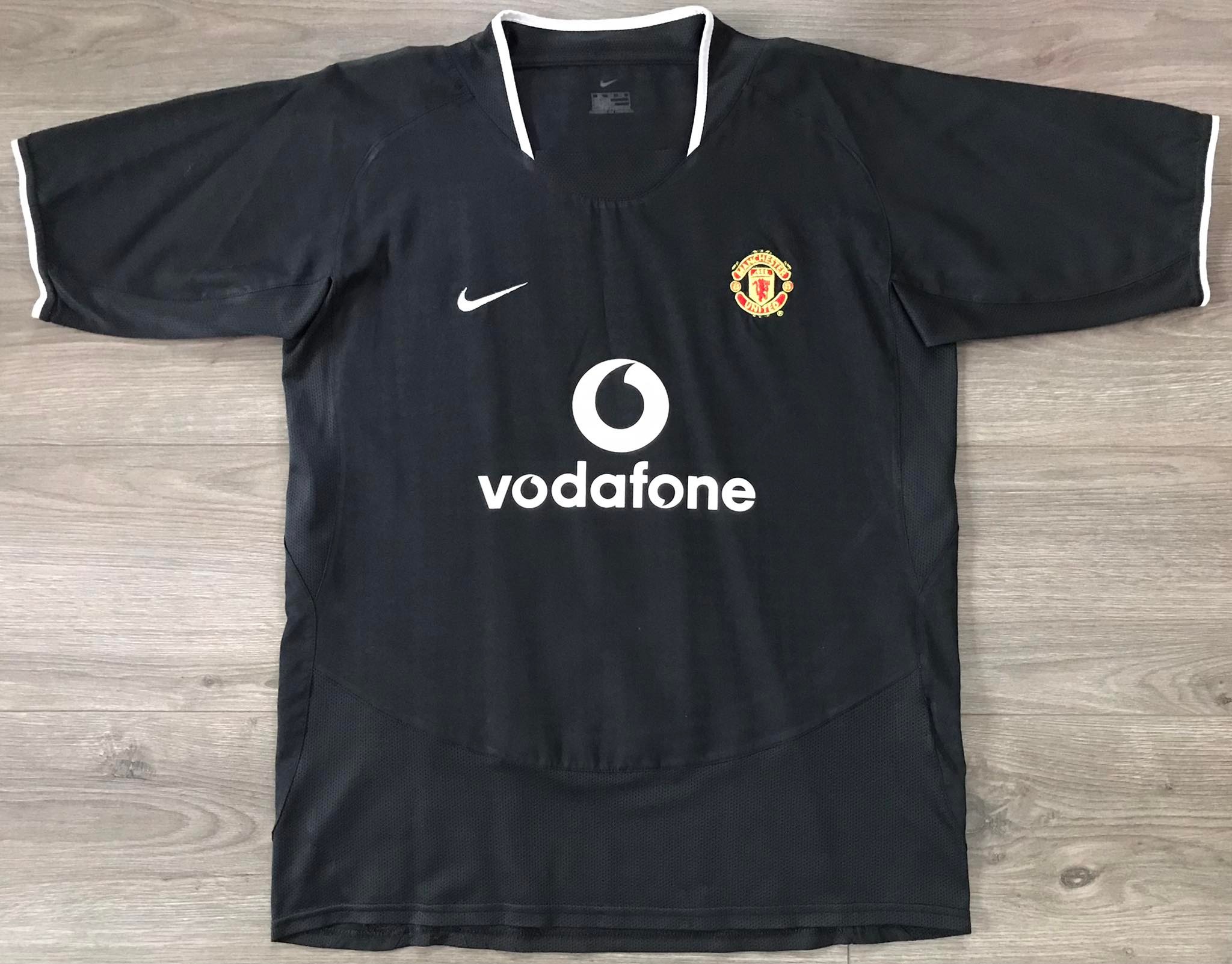 เสื้อฟุตบอล ทีมสโมสรแมนเชสเตอร์ ยูไนเต็ด ชุดเยือน 2003/05 XLB-Size / MANCHESTER UNITED Football Shirt Away Kit 2003/05 Jersey XLB-Size