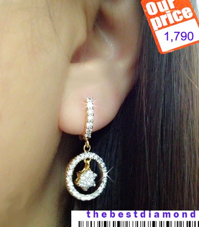 BE824+++ต่างหูระย้า ดอกไม้ กรอบกลม เพชรCZ +++ สวย เริ่ด ไฮโซ แบบจากร้านเพชรเลยค่ะ งานสวย เรียบร้อย ดีไซน์สวยเก๋ หรูหรา ใส่แล้วหน้าเรียวสวย เว่อร์