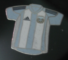 เข็มกลัด ฟุตบอล ทีมชาติอาร์เจนติน่า - HOME KIT ฟุตบอลโลก 2002 ใหม่ / ARGENTINA Football Club Pin - HOME KIT WORLD CUP 2002 NEW