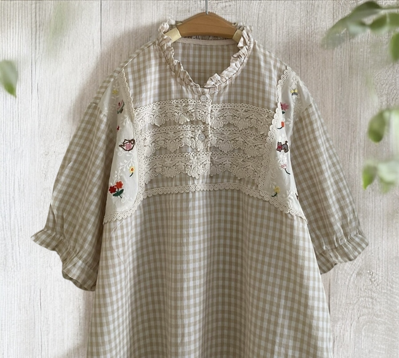 เสื้อผ้าฝ้ายลายสก็อตแต่งผ้าลูกไม้