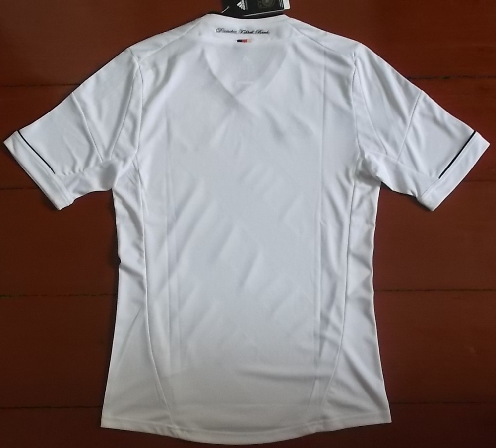 เสื้อฟุตบอล ทีมชาติเยอรมนี ชุดเหย้า ชุดลุยศึกยูโร 2012 ใหม่ S-Size / GERMANY Football Shirt Home Kit EURO 2012 Jersey NEW S-Size