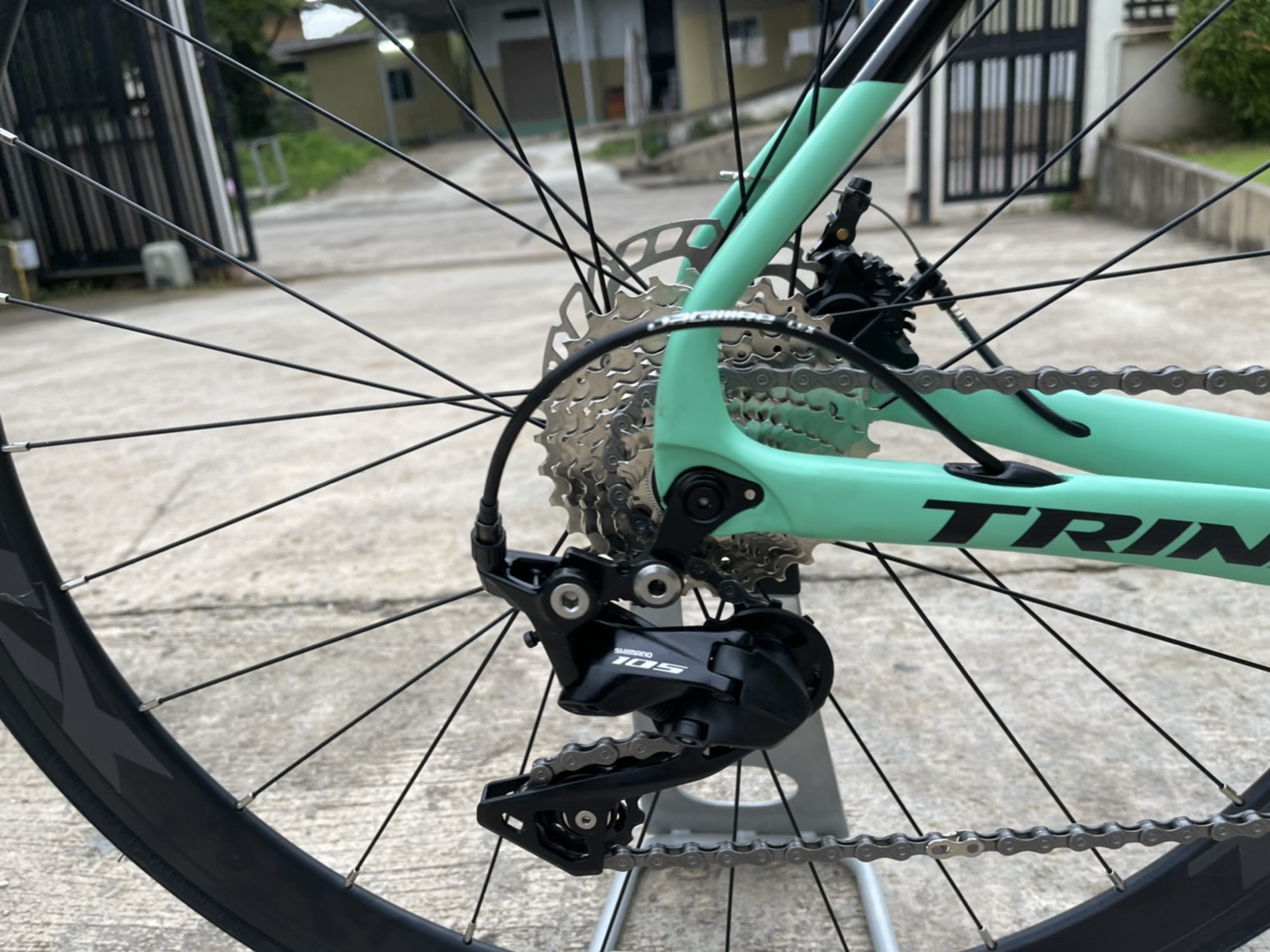 จักรยานเสือหมอบ TRINX RAPID 2.1 DISC Road bike Carbon, 2*11 speed 105 SHIMANO ล้อ 700C, 2020 (ดิสสาย)