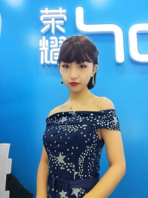 พร้อมเช่า ชุดราตรียาว แบบไหล่ปาด รูปดาว ฟรุ้งฟริ้งแนวเจ้าหญิง สีกรมท่า (เชือกผูกหลัง)