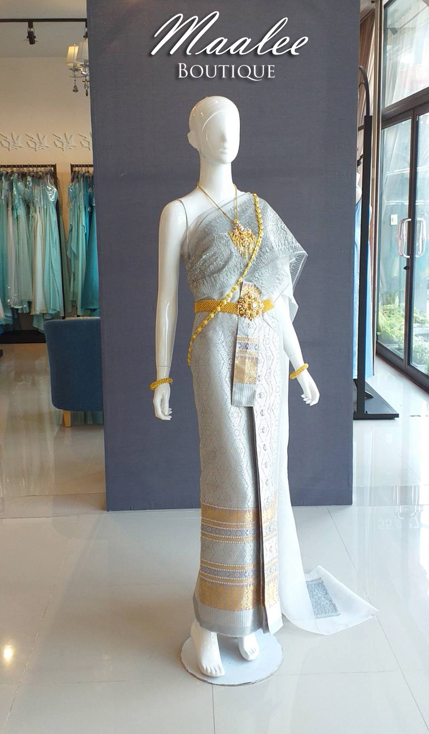 พร้อมเช่า ชุดแต่งงานไทยประยุกต์ ชุดหมั้นไทย สีเทาทอง ผ้ายก เสื้อสูทไทยสีเทาเงิน