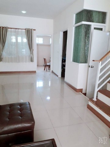 ให้เช่าทาวน์เฮาส์ 2 ชั้น 22.2 ตร.ว.หมู่บ้านโกลเด้น ทาวน์ เกษตร-ลาดปลาเค้า ซอยลาดปลาเค้า 72