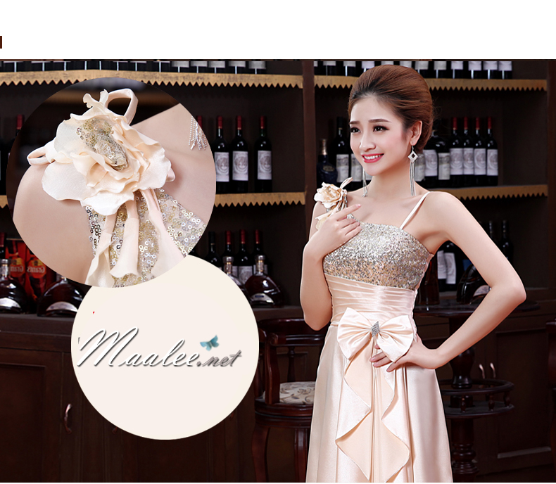 พร้อมเช่า ชุดราตรียาว ไหล่เฉียง สีน้ำเงิน ปักเลื่อมไล่สี จับจีบแต่งโบว์ช่วงเอว ประดับดอกไม้สวยหวานบนไหล่