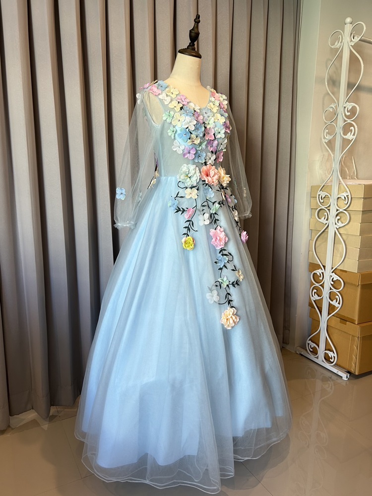 พร้อมเช่า ชุดแฟนซี ชุดราตรียาว สีขาว แขนยาว แต่งดอก Fairy สไตล์เจ้าหญิง กระโปรงพองสวย เชือกผูกหลัง