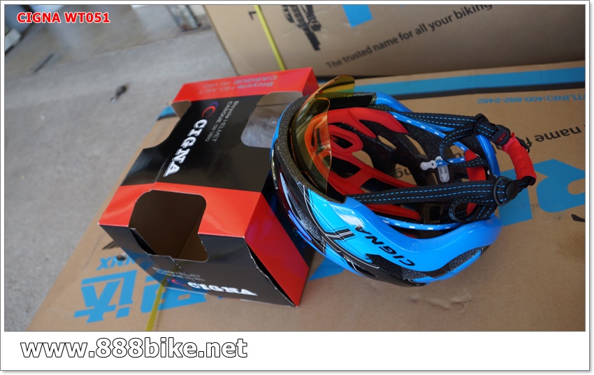 หมวกจักรยานมีแว่น CIGNA รุ่น WT051 งานอบ Inmold (มี1เลนส์) มีสีชมพู