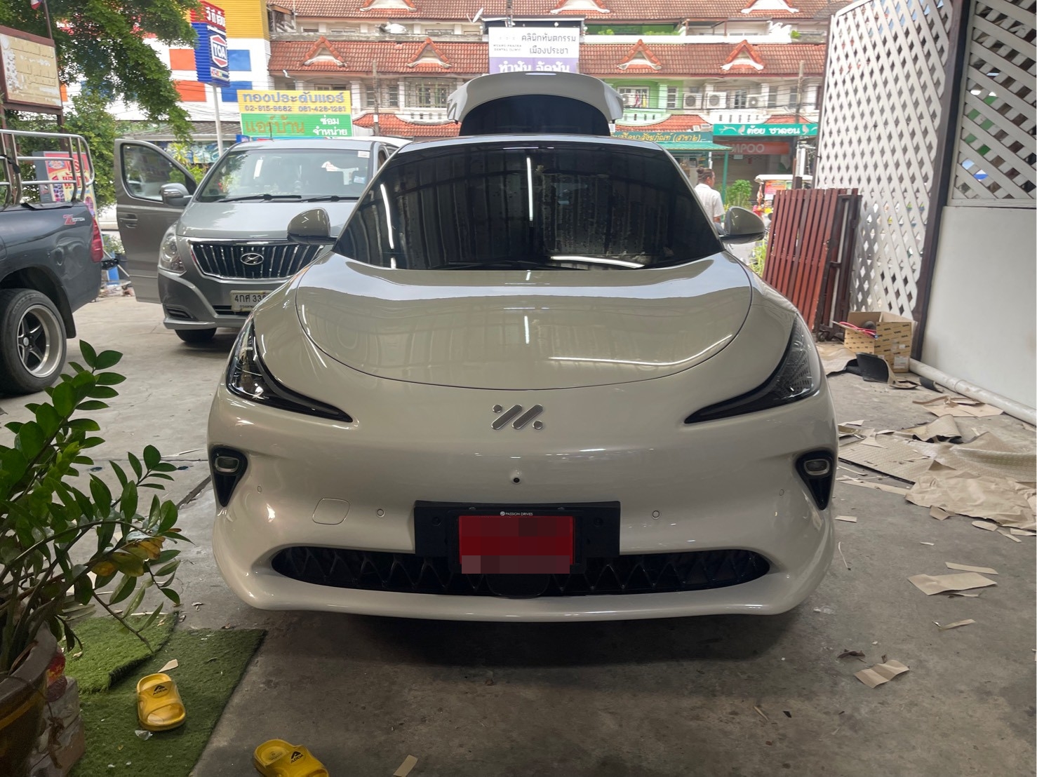 พรมรถยนต์ MG IM6 2025 (เอ็มจี ไอเอ็มหก) ปูพรม6D สีกาแฟด้ายทอง เต็มคัน 8 ชิ้น