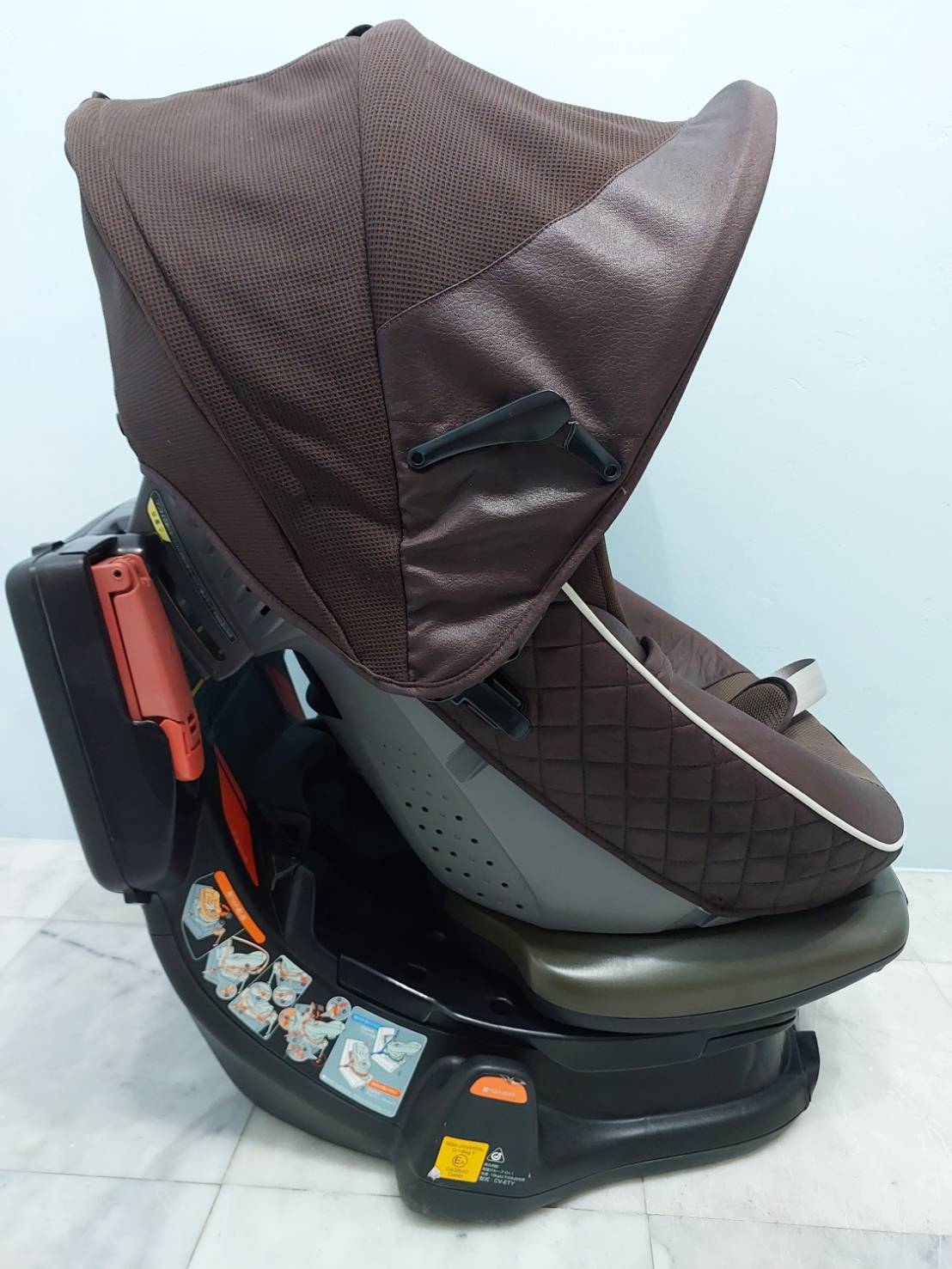 Combi Luxtia Turn มือสอง สีน้ำตาล สำหรับเด็ก 4 เดือน – 4 ปี (7-18 กก.)