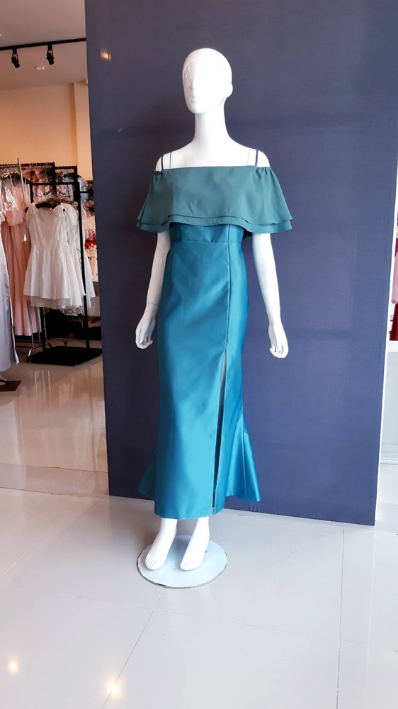 พร้อมเช่า ชุดราตรียาว สำหรับสาวอวบ สายเดี่ยวปาดไหล่ สีเขียว