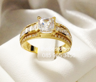 BR235+++แหวนเพชรcz สี่เหลี่ยม บ่าข้าง3แถว ดูดี เหมือนออกจากร้านจิว ไฮโซ สุดๆๆ ดูดีมีดีไซน์ เพชรเหลี่ยม Heart&Arrow