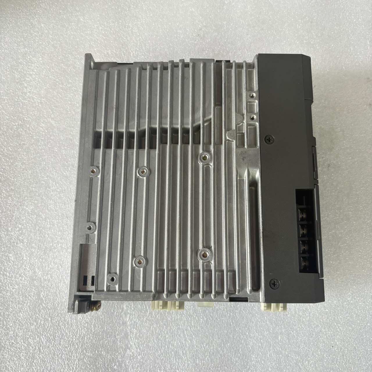 MV-21 SERVO DRIVE " KEYENCE "