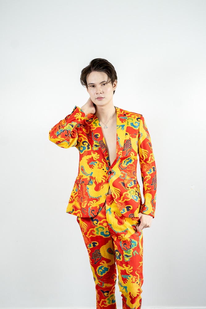 พร้อมเช่า ชุดสูทจีนชาย โทนสีส้มแดง ทอลายในเนื้อผ้า แบบหรูหรา สไตล์จีน