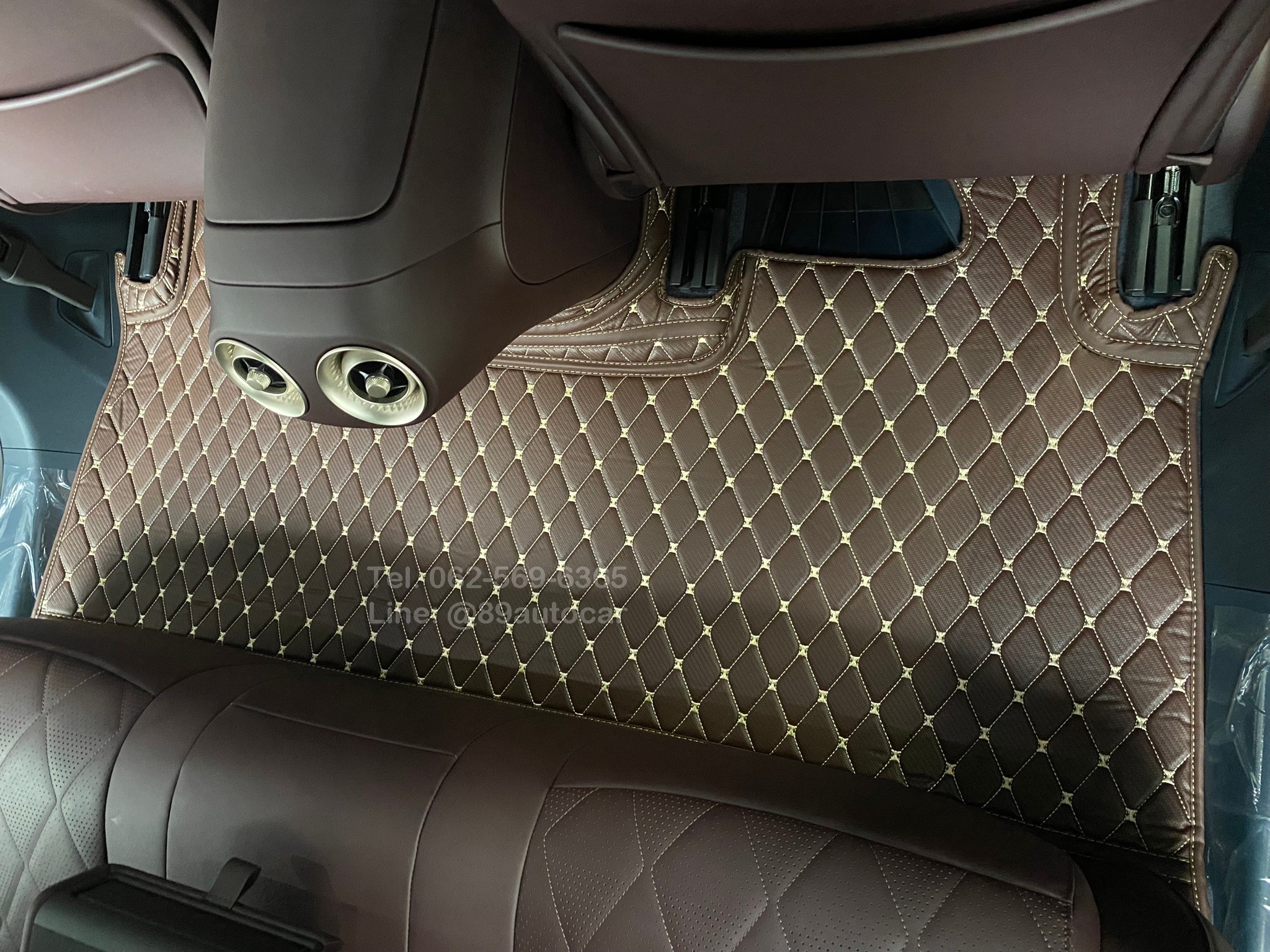 พรมรถยนต์ Avatr11 ปูพรม6D สีกาแฟด้ายทอง เต็มคัน