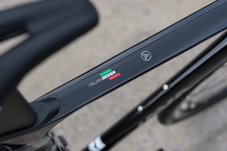 จักรยานเสือหมอบ JAVA AURIGA ชุดขับ L-TWOO-R5 18speeds เฟรมอลูมิเนียม ซ่อนสาย ลบรอยเชื่อม แฮนด์อลูมิเนียม lntegrated 700c มีสินค้า 𝐒𝐢𝐳𝐞 𝟒𝟖