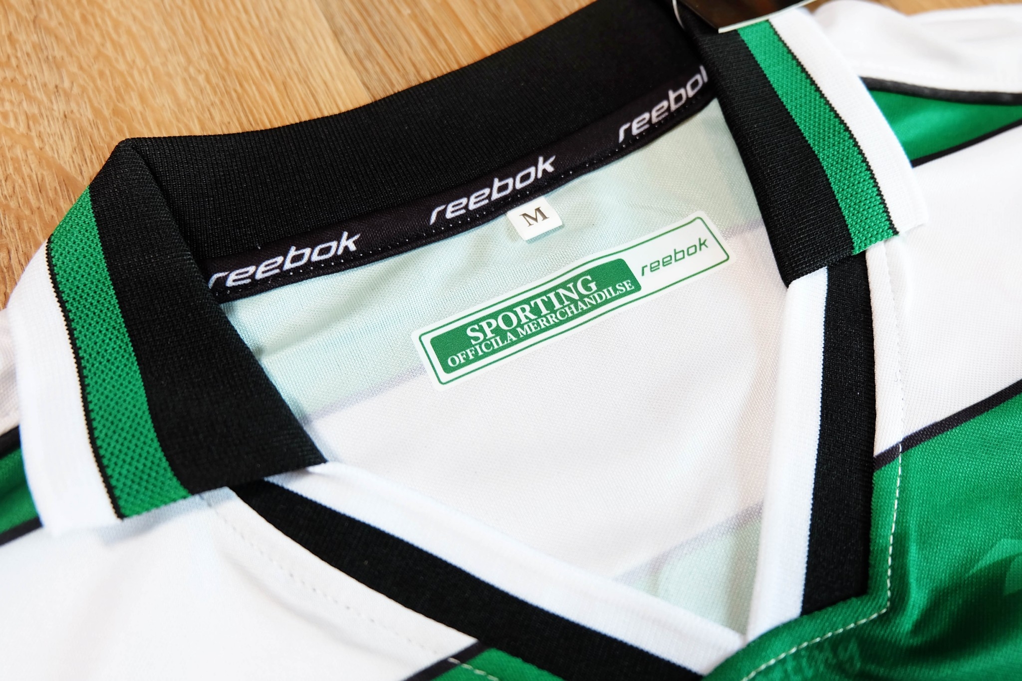 Sporting Lisbon 2000-01 Home Vintage Jersey เสื้อฟุตบอลสปอร์ติ้ง ลิสบอน ย้อนยุค