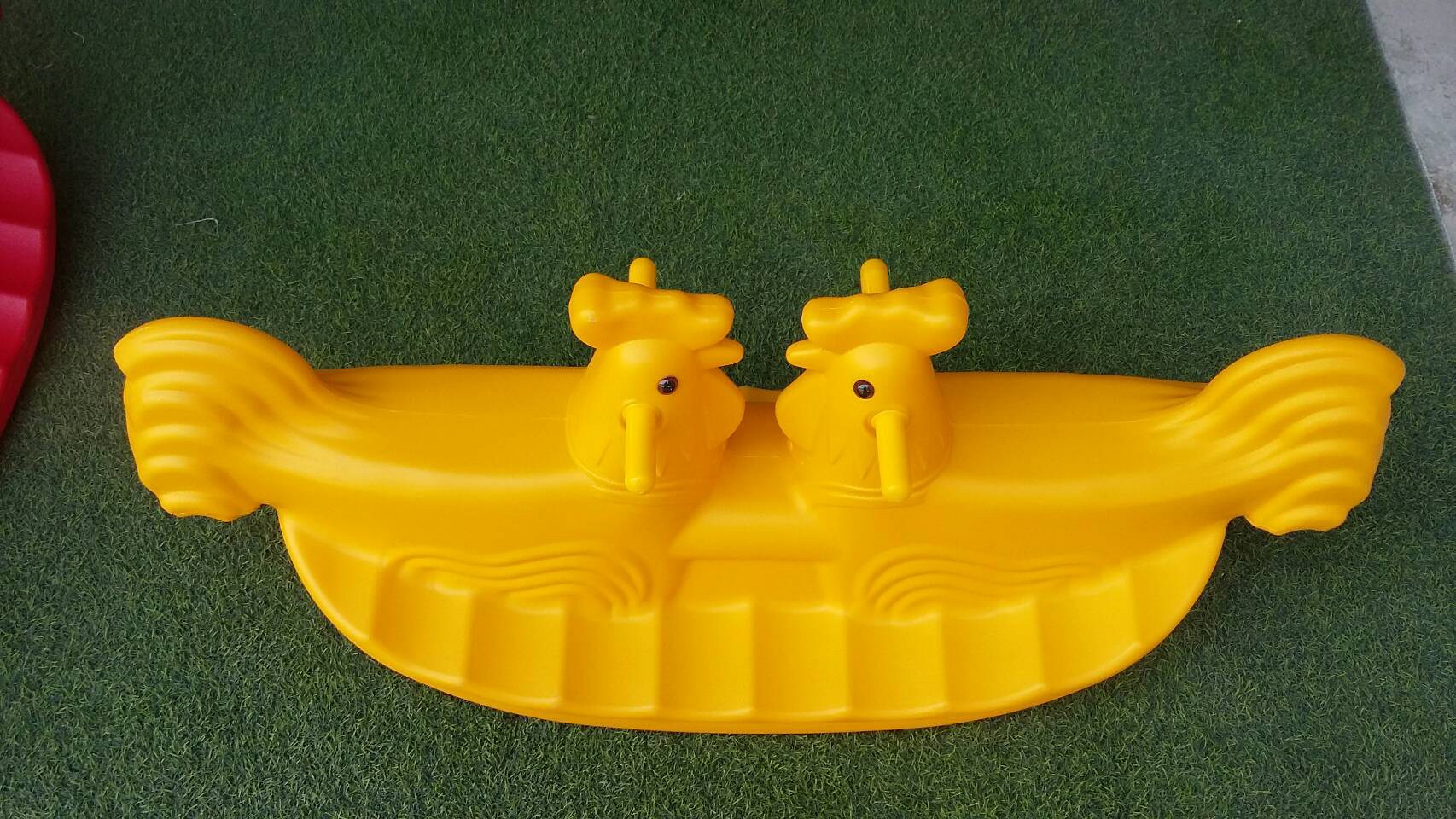 ไก่คู่โยกเยก