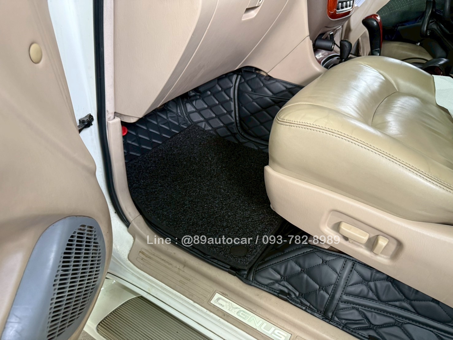 พรมปูพื้นรถยนต์ Lexus LX470 ปูพรม7D สีดำด้ายดำ + ไวนิลสีดำ เข้ารูป