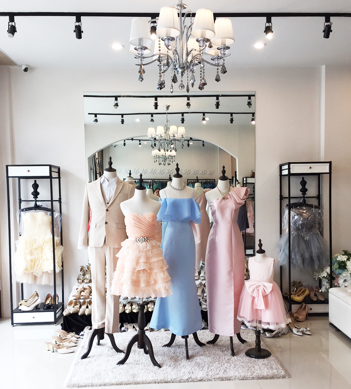 ร้านเช่าชุดราตรี Maalee boutique