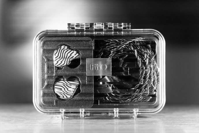 FiiO JH3 ของแท้ รับประกันศูนย์ไทย หูฟัง 3 ไดรเวอร์ 2BA 1DD รองรับ Hi-Res สายถอดได้ขั้ว 2Pin