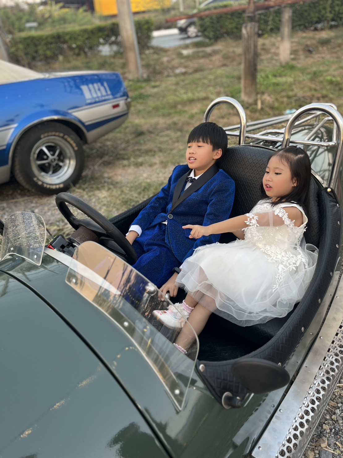 พร้อมเช่า ชุดสูทเด็กชาย สีน้ำเงิน เนื้อกากเพชร แบบหรูหรา (พร้อมเช่าไซส์ 120 , 130 , 150)