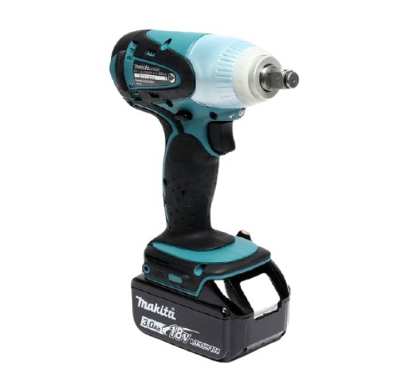 บล็อคไร้สาย 18 โวลต์ Makita มากีต้า รุ่น DTW251RFE (แท้) ##